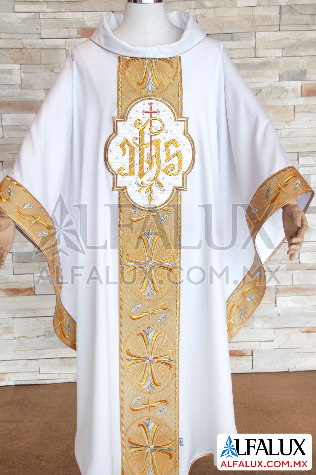 09 SAN ANTONIO Casulla Alfalux Laterales Blanco Dorado Medallon JHS  (2)